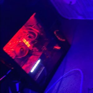 Meet your Posher, Lawrence